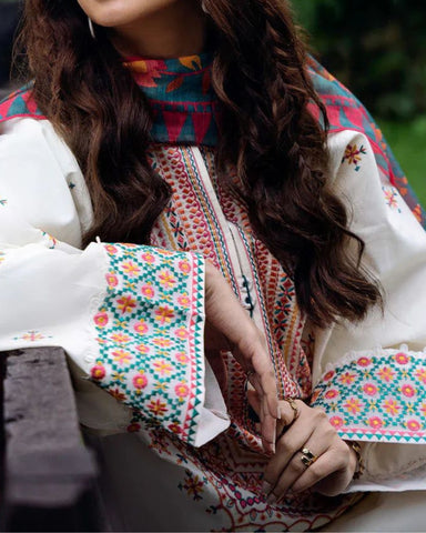 SAPPHIRE – 3PC LAWN EMBROIDERED SHIRT, TROUSER & PRINTED DIAMOND DUPATTA – KPR1224